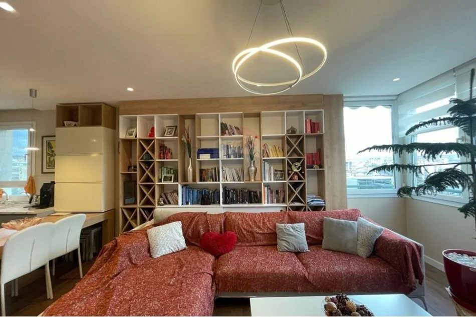 Tirane, jepet me qera apartament 2+1 Kati 8, 107 m² 900 € (Rruga e Elbasanit)