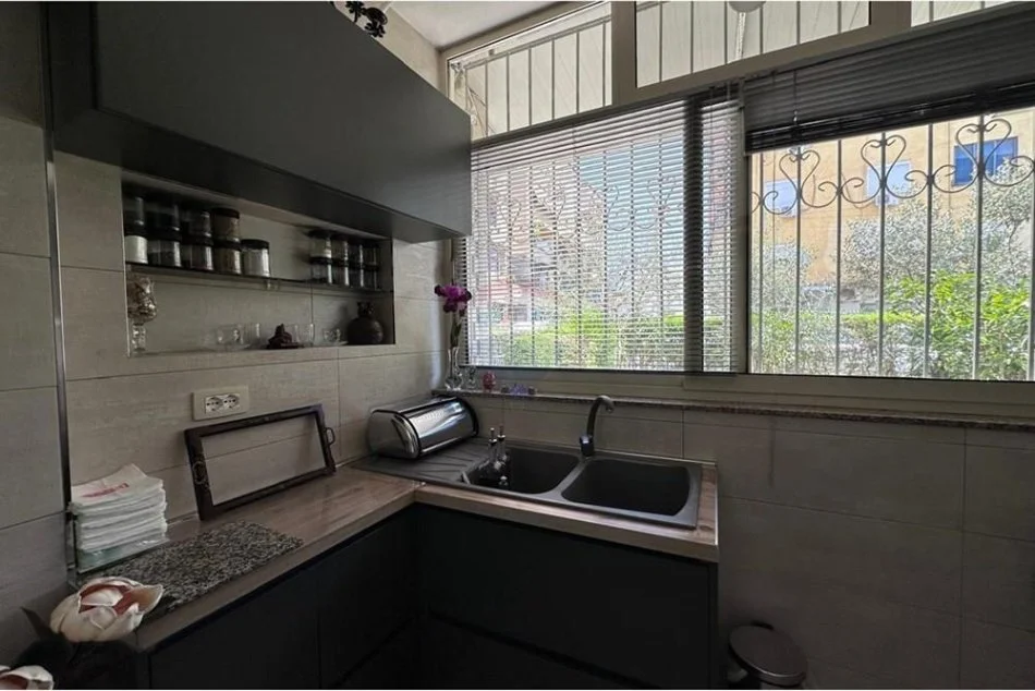 Tirane, shitet apartament 1+1+Aneks+Ballkon Kati 0, 46 m² 86.000 € (Don Bosko - Jordan Misja)