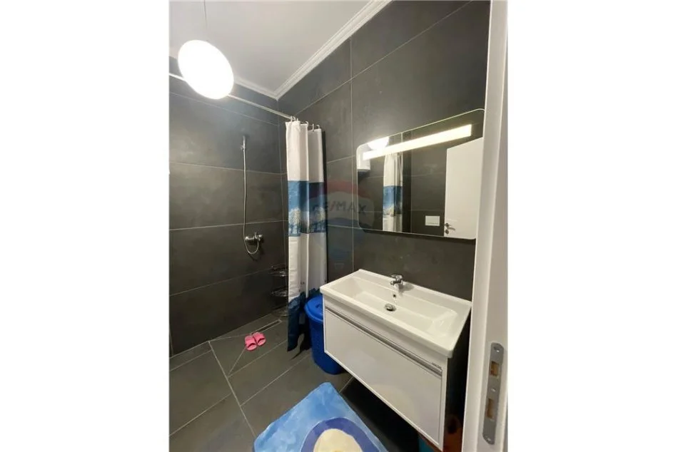 Tirane, jepet me qera apartament 1+1 Kati 3, 65 m² 500 € (Kodra e diellit)