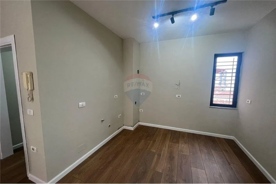 Tirane, shitet apartament 2+1 Kati 5, 90 m² 185.000 € (Rruga e Saraceve - Pazari i Ri)