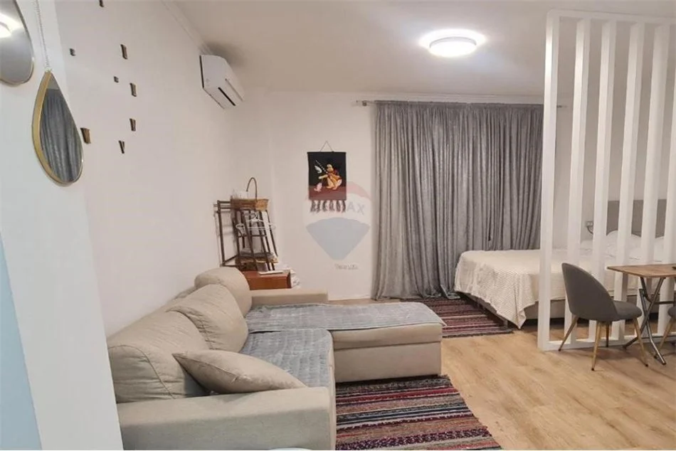 Tirane, jepet me qera apartament 1+1 Kati 1, 44 m² 450 € (Jepet me qira GARSONIERE E MOBILUAR, OXHAKU)
