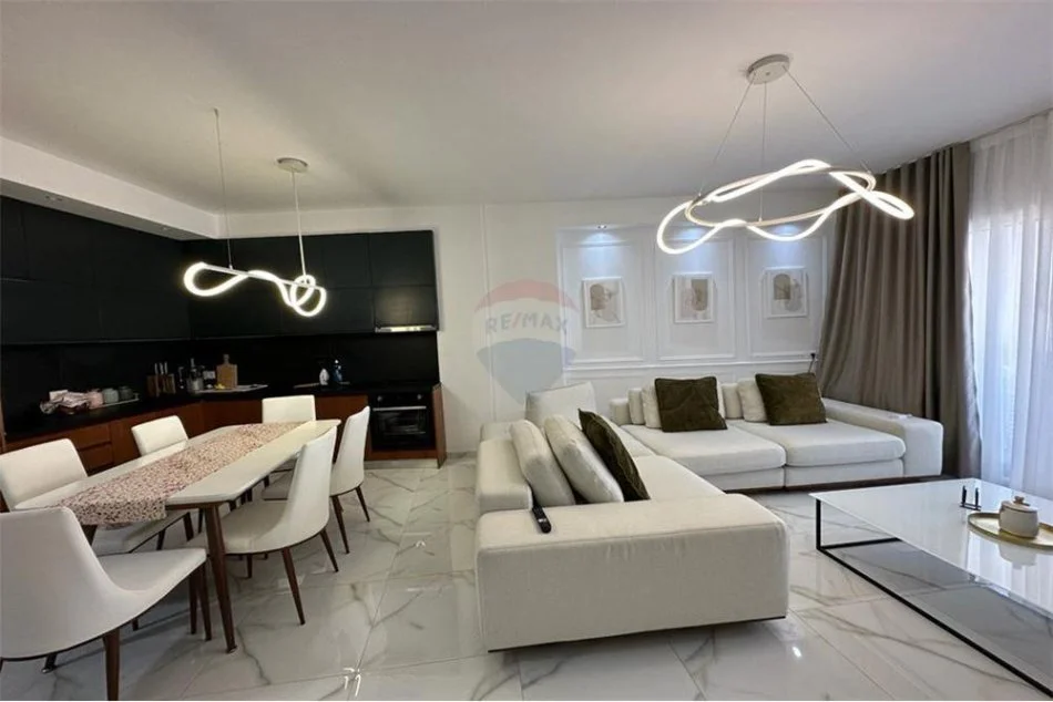 Tirane, shitet apartament 1+1+Aneks+Ballkon Kati 2, 80 m² 165.000 € (Rruga e Dibrës)