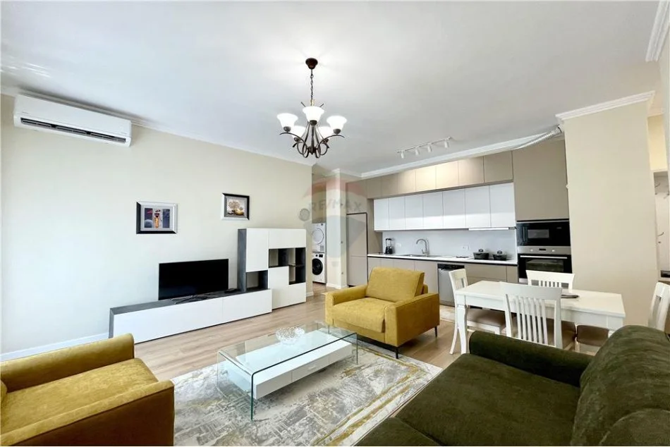 Tirane, jepet me qera 2+1+Ballkon Kati 8, 110 m² 1.200 € (Rruga e Kavajes)