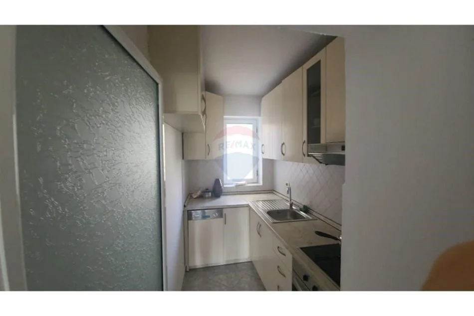 Tirane, jepet me qera apartament 2+1 Kati 2, 85 m² 500 € (Apartament 2+1 per qira te rruga e Elbasanit)