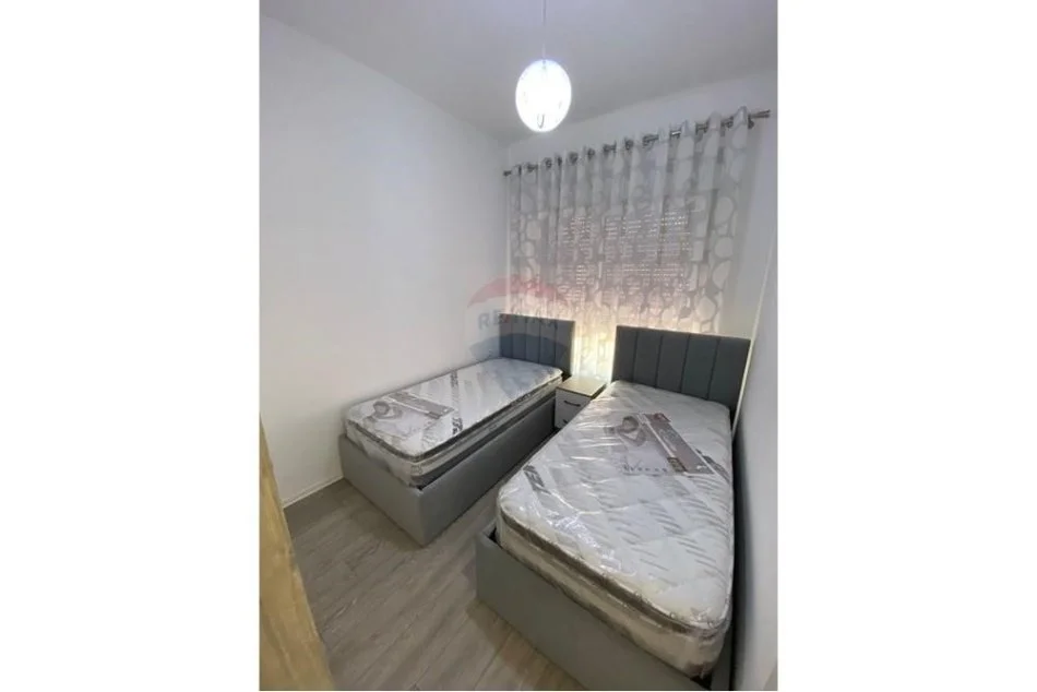 Tirane, jepet me qera apartament 2+1 Kati 5, 90 m² 450 € (Qera apartament 2+1 Kompleksi Mangalem)