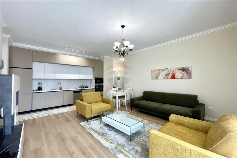 Tirane, jepet me qera apartament 2+1 , 110 m² 1.200 € (APARTAMENT 2+1 ME QIRA TEK KOMPLEKSI DELIJORGJI)