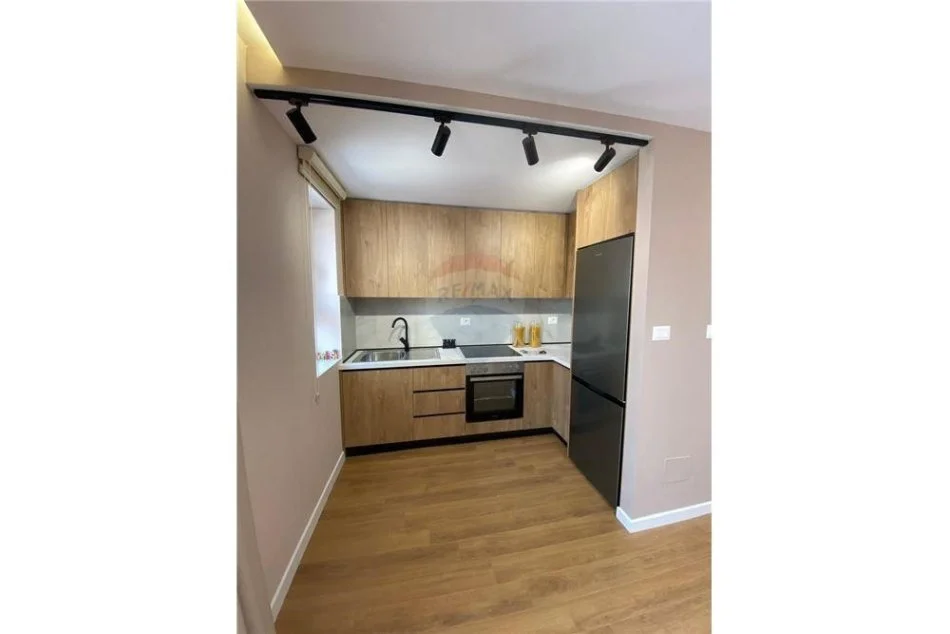 Tirane, shitet apartament 2+1 Kati 5, 75 m² 166.500 € (Shitet Apartamen 2+1+40 m verande Mine Peza)