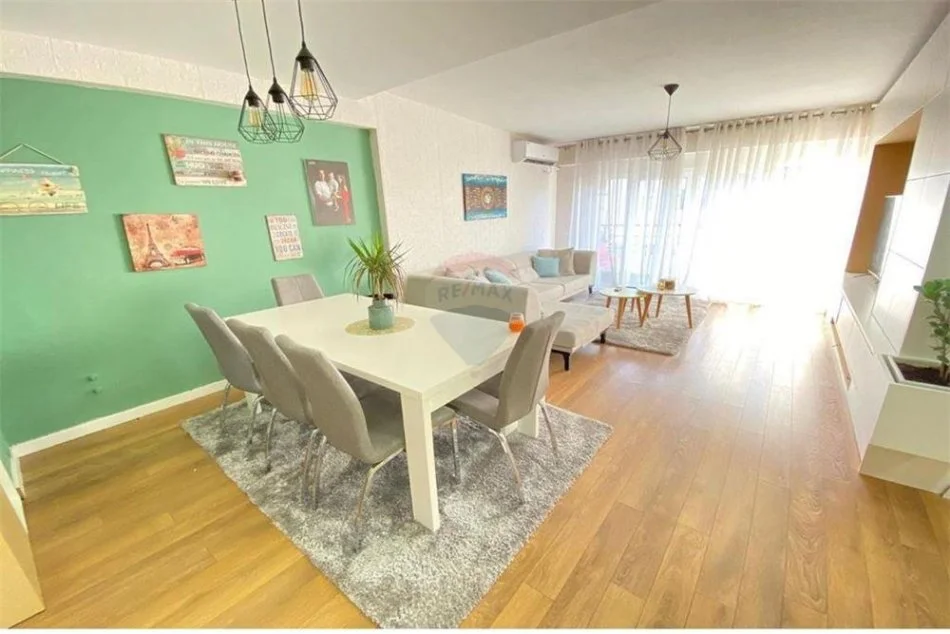 Tirane, jepet me qera apartament 2+1 Kati 5, 103 m² 800 € (LIqeni i Thate)