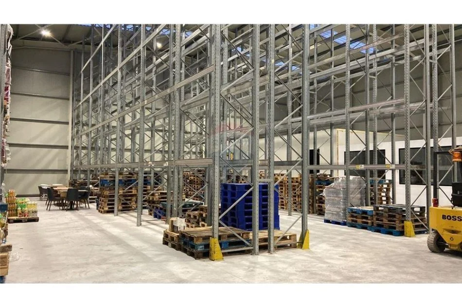 Tirane, jepet me qera magazine Kati 0, 1.020 m² 5.000 € (TEG)