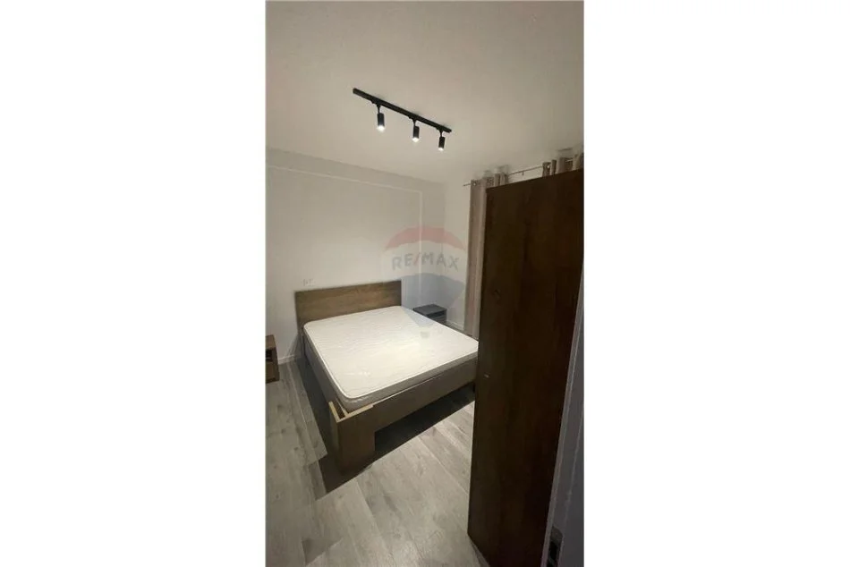 Tirane, jepet me qera apartament 2+1 Kati 5, 82 m² 800 € (Kopshti Botanik)