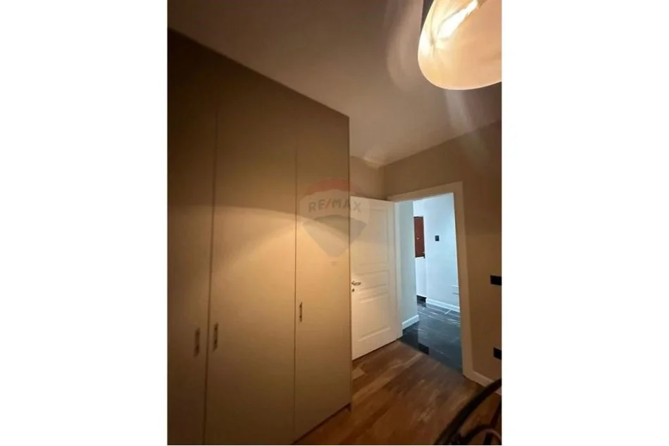 Tirane, jepet me qera apartament 1+1 , 85 m² 550 € (APARTAMENT 1+1 ME QIRA KOPSHTI ZOOLOGJIK)