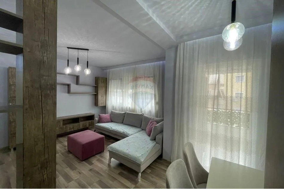 Tirane, shitet apartament 1+1 Kati 5, 70 m² 75.000 € (Apartament 1+1 ne shitje ne Zonen e Freskut)