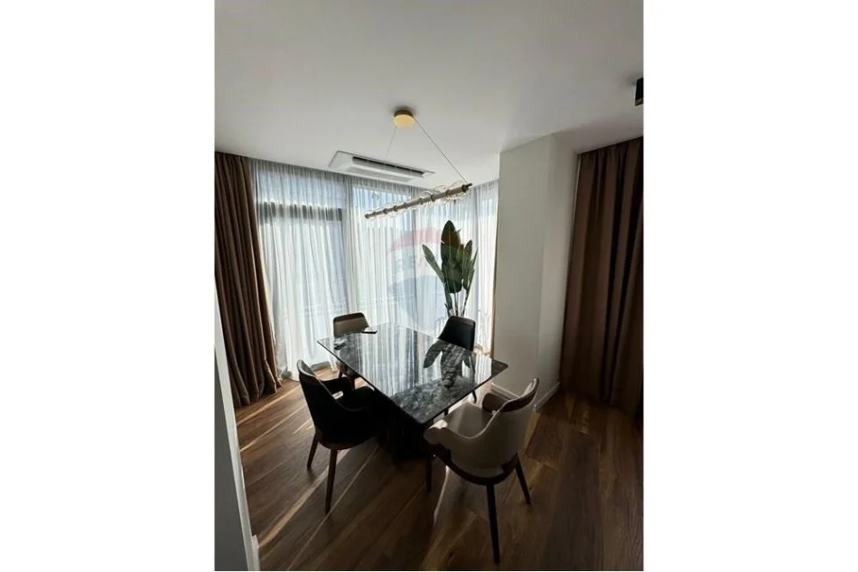 Tirane, shitet apartament 3+1 Kati 7, 161 m² 650.000 € (EKSKLUZIVE! APARTAMENT 3+1+2+PARKIM TE LAKE VIEW)