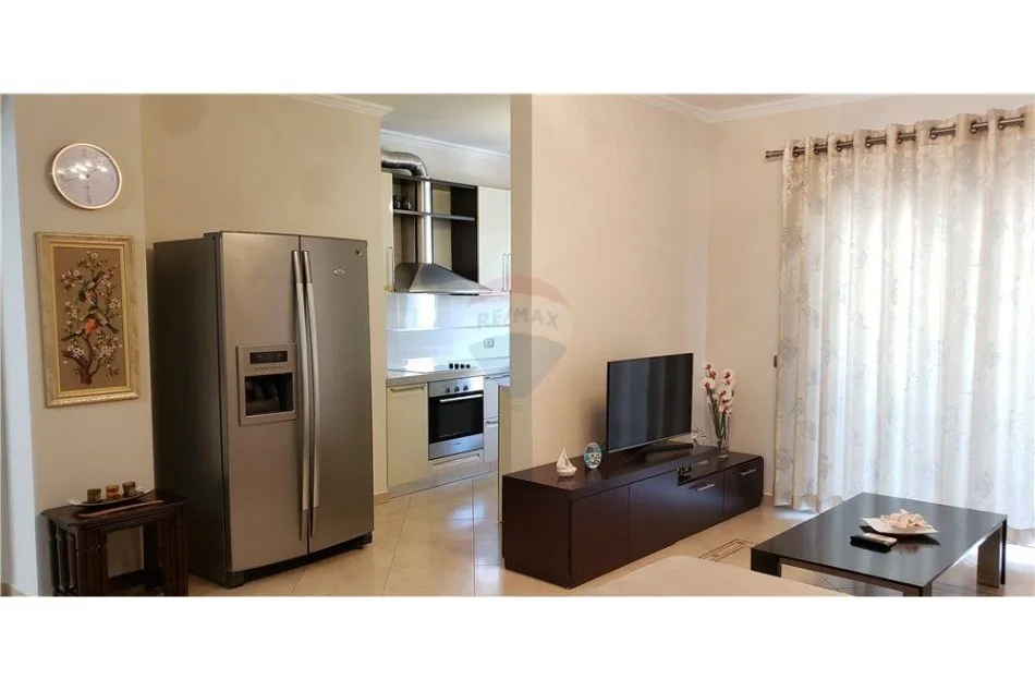 Tirane, jepet me qera apartament 2+1 Kati 4, 110 m² 850 € (Liceu Artistik)