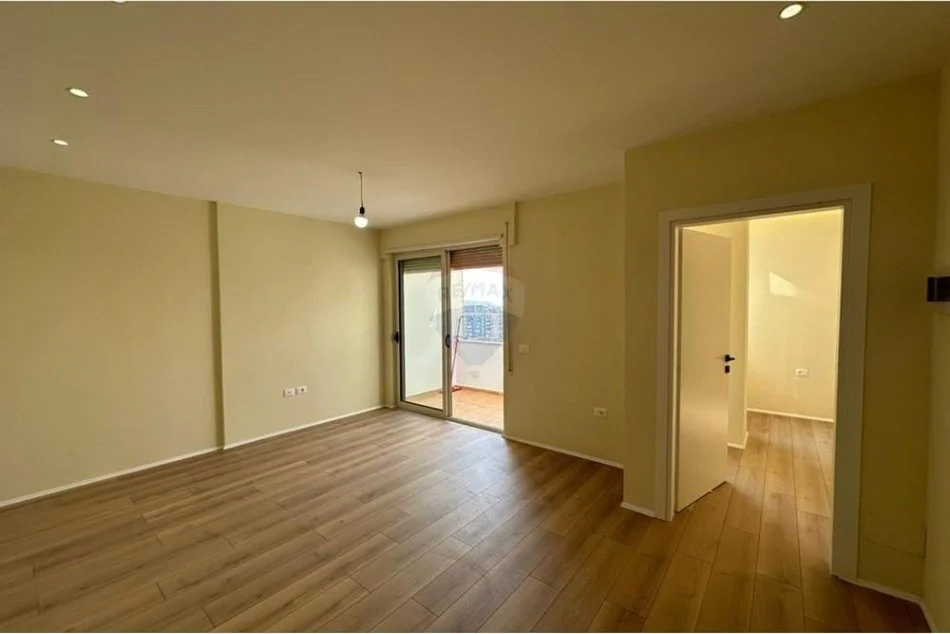 Tirane, shitet 1+1 Kati 9, 59 m² 125.000 € (Rruga Kavajes)