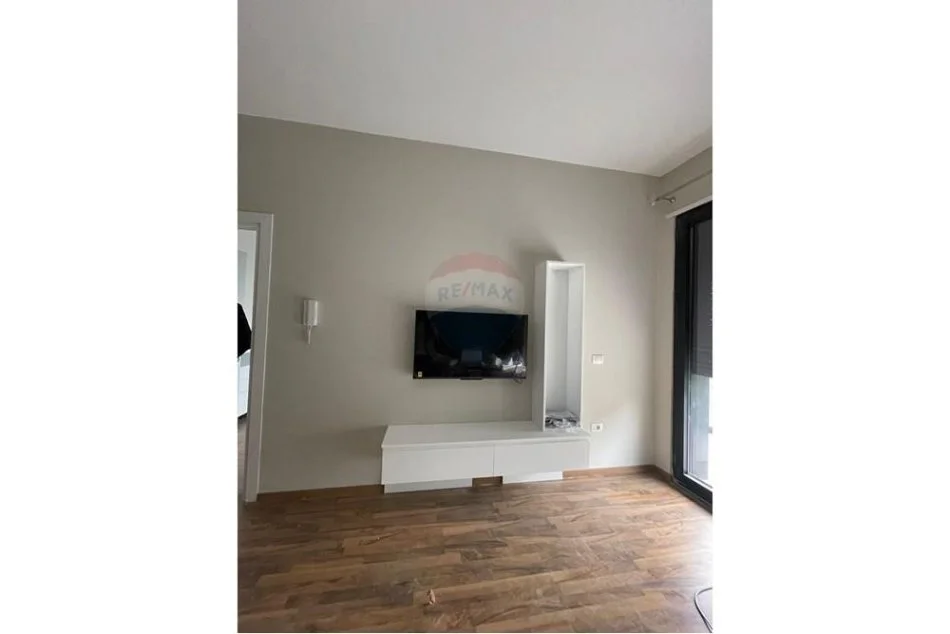 Tirane, jepet me qera apartament 1+1 , 65 m² 600 € (Apartament 1+1, Rez. Turdiu, Fusha e Aviacionit.)