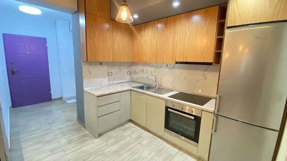 Tirane, jepet me qera apartament 2+1 Kati 3, 70 m² 500 € (kodra e diellit)