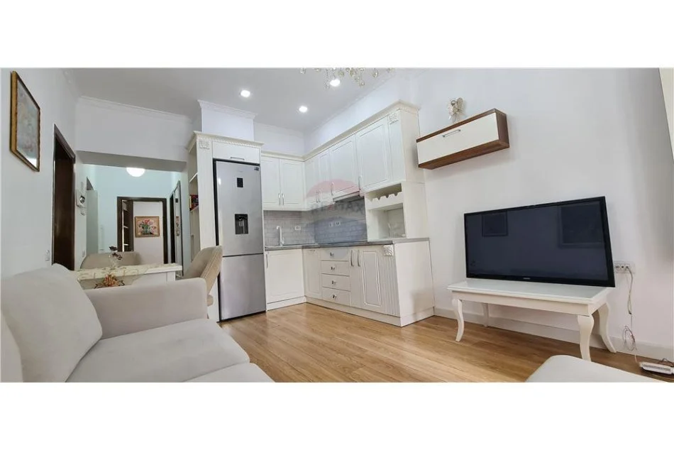 Tirane, jepet me qera apartament 2+1+Ballkon Kati 2, 74 m² 750 € (Shallvaret, Myslym Shyri)
