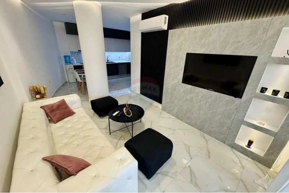 Tirane, jepet me qera apartament 1+1+Aneks+Ballkon Kati 2, 104 m² 650 € (Rezidenca Kodra e Diellit)