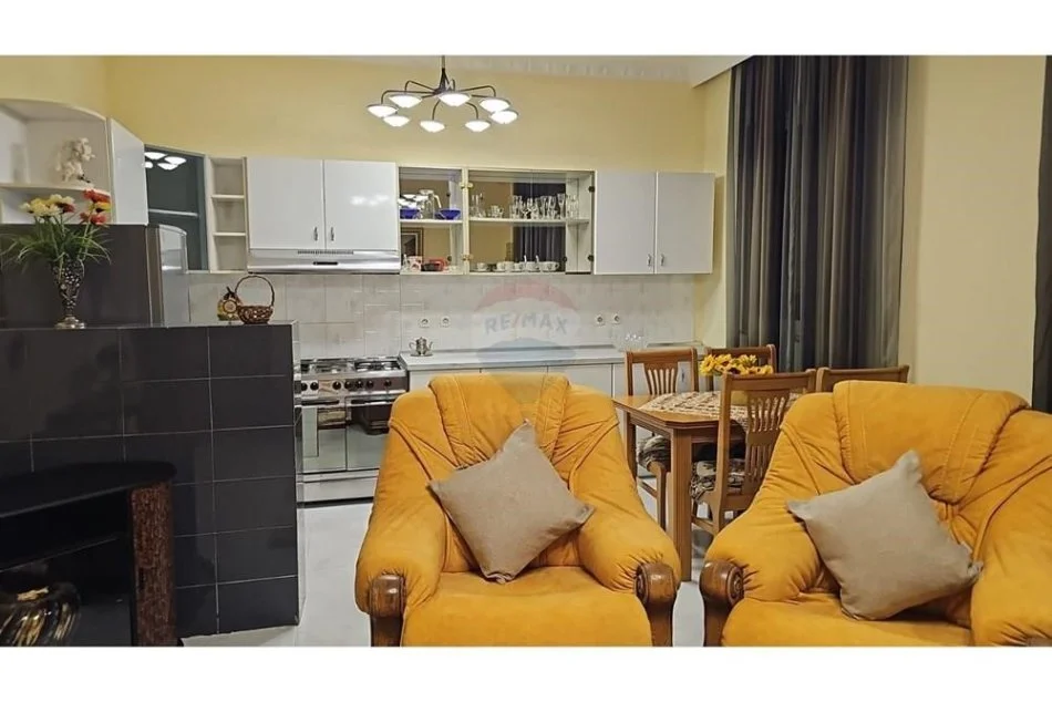 Tirane, jepet me qera apartament 2+1 Kati 3, 128 m² 600 € (JEPET ME QIRA APARTAMENT, TE KODRA E PRIFTIT!)