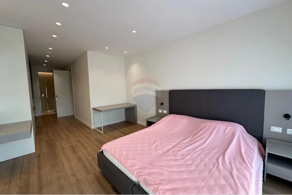Tirane, jepet me qera garsonier Kati 3, 52 m² 500 € (liqeni i thate)