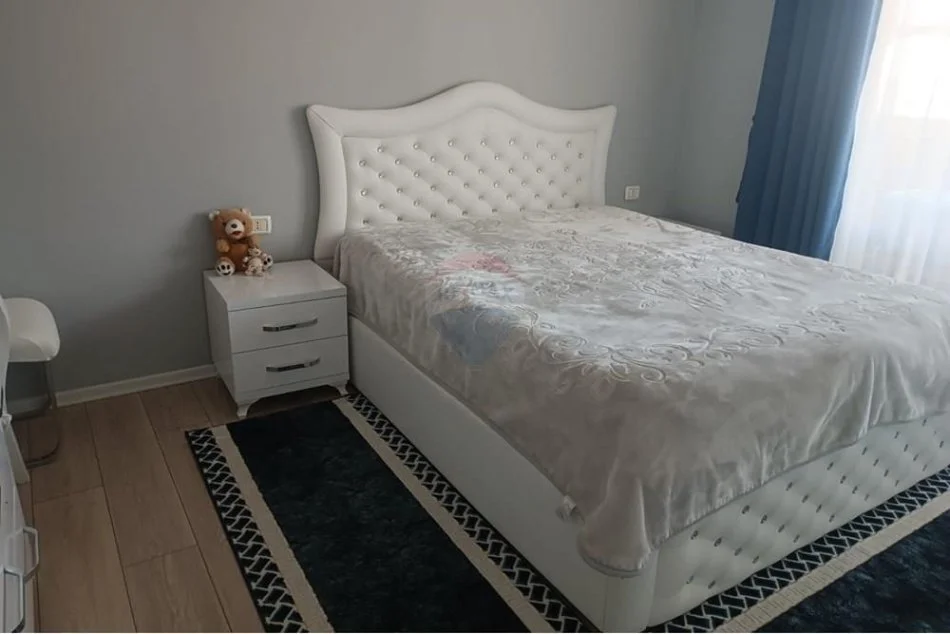 Tirane, jepet me qera apartament 2+1 , 110 m² 600 € (5maj)