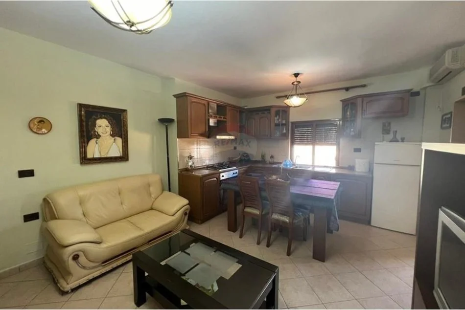 Tirane, shitet apartament 3+1 Kati 5, 80 m² 105.000 € (Brryli - Rruga Bardhyl,)