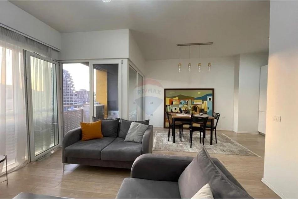 Tirane, jepet me qera 2+1+Ballkon Kati 6, 90 m² 1.400 € (Rruga e Kosovareve)