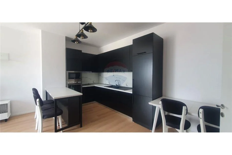 Tirane, jepet me qera apartament 1+1 Kati 9, 65 m² 550 € (Rruga e Dibrës - Farmacia 10,)