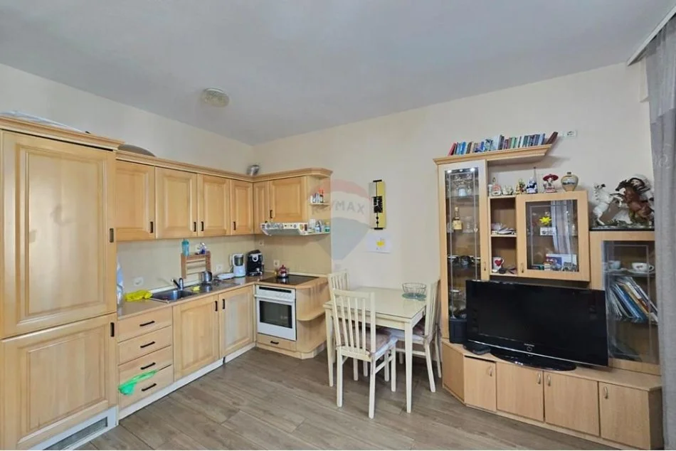 Tirane, jepet me qera apartament 2+1 Kati 4, 74 m² 850 € (Myslym Shyri)