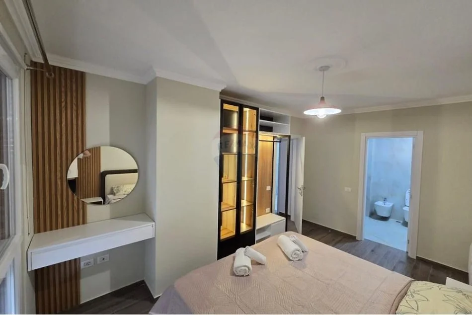 Tirane, jepet me qera apartament 2+1 Kati 5, 100 m² 650 € (Selitë - Pallati me Shigjeta)