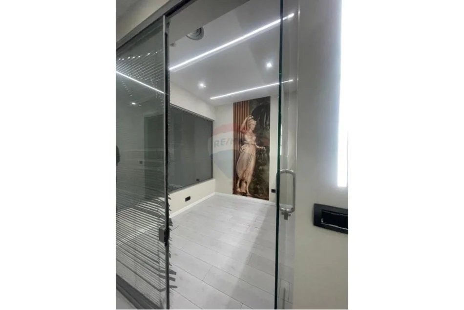 Tirane, jepet me qera Kati 1, 95 m² 1.350 € (Dervish Hima)