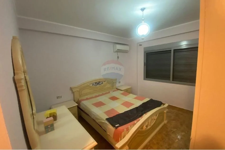 Tirane, jepet me qera 2+1+Ballkon Kati 3, 100 m² 400 € (FRESKU)