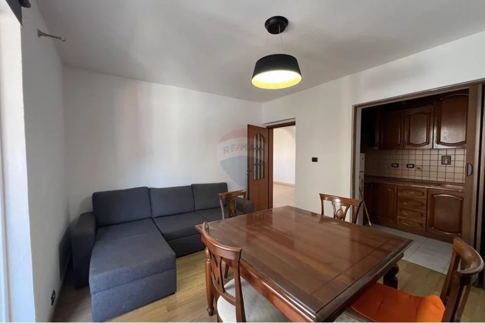 Tirane, shes apartament 3+1 Kati 4, 94 m² 145.000 € (APARTAMENT 3+1 PER SHITJE TE GJIMNAZI PARTIZANI!)