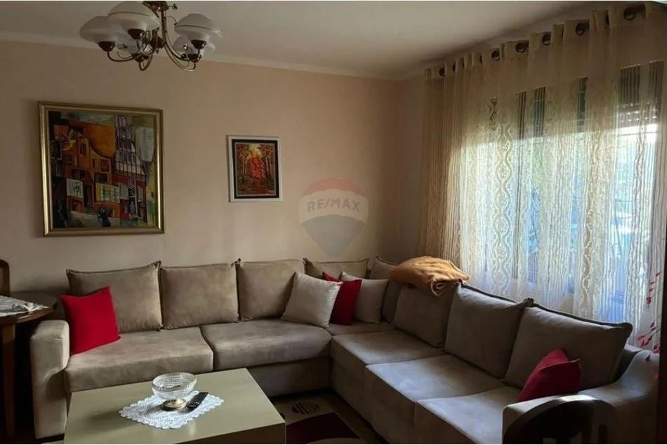 Tirane, shitet apartament 1+1 Kati 1, 74 m² 97.000 € (Ali Demi)