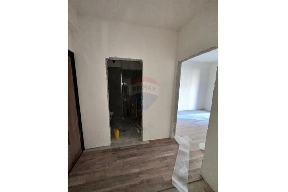 Tirane, shitet apartament 1+1 Kati 1, 66 m² 92.000 € (Astir)