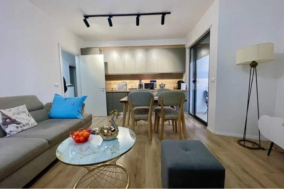 Tirane, shitet apartament 2+1 Kati 7, 92 m² 149.900 € (Ali Demi,)