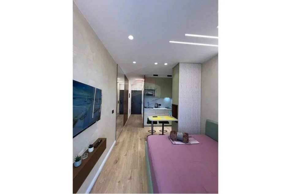 Tirane, jepet me qera garsonier , 40 m² 550 € (Rruga e Kavajës,)