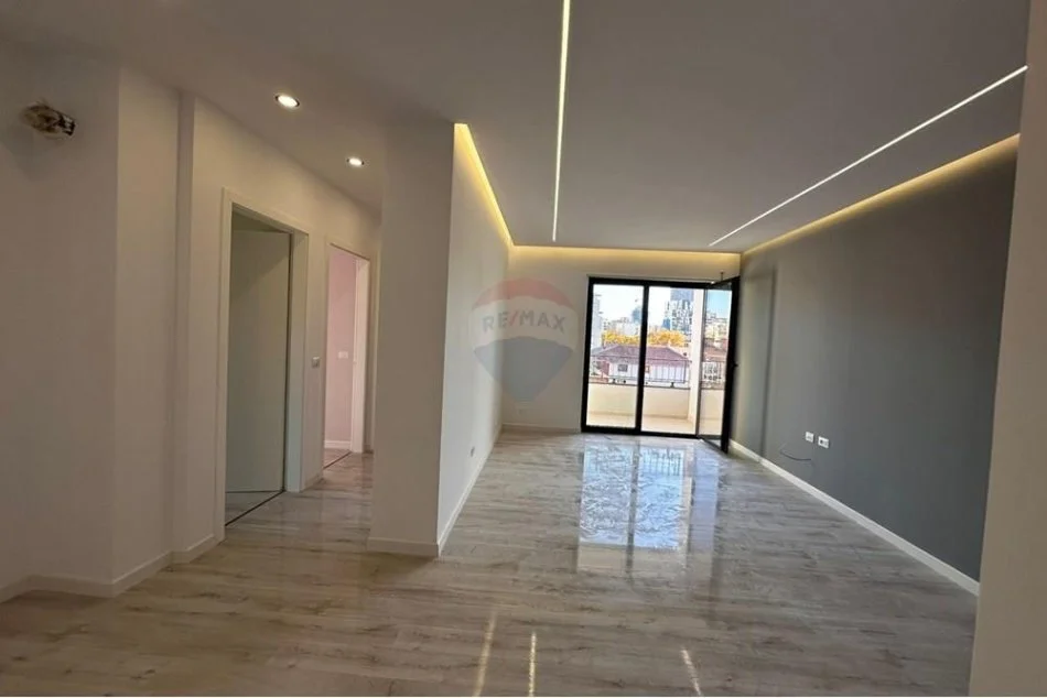 Tirane, shitet apartament 2+1 , 92 m² 240.000 € (Stacioni i Trenit)