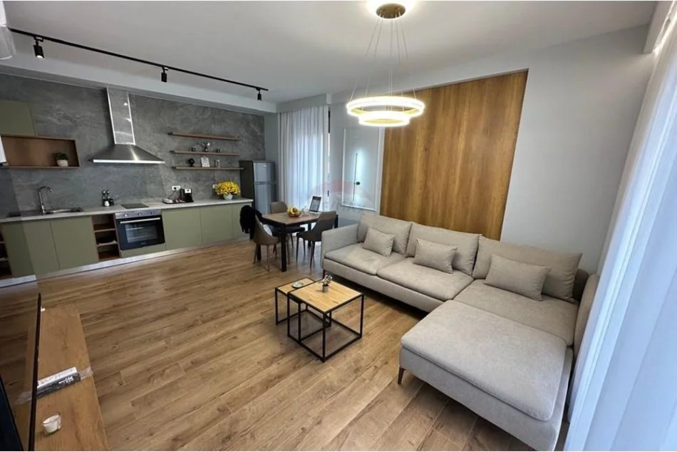 Tirane, shitet apartament 1+1 Kati 1, 88 m² 195.000 € (Rruga e Dibrës - Shkolla e Kuqe)
