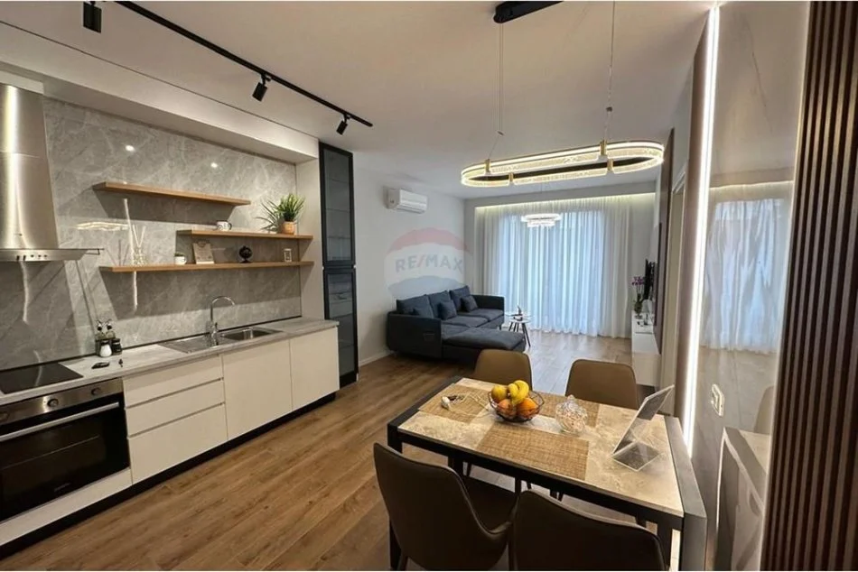 Tirane, shitet apartament 1+1 Kati 1, 70 m² 177.000 € (Rruga e Dibrës - Shkolla e Kuqe)