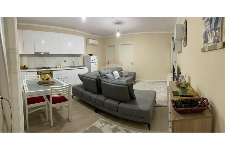 Tirane, jepet me qera apartament 1+1 , 400 € (Jordan Misja)