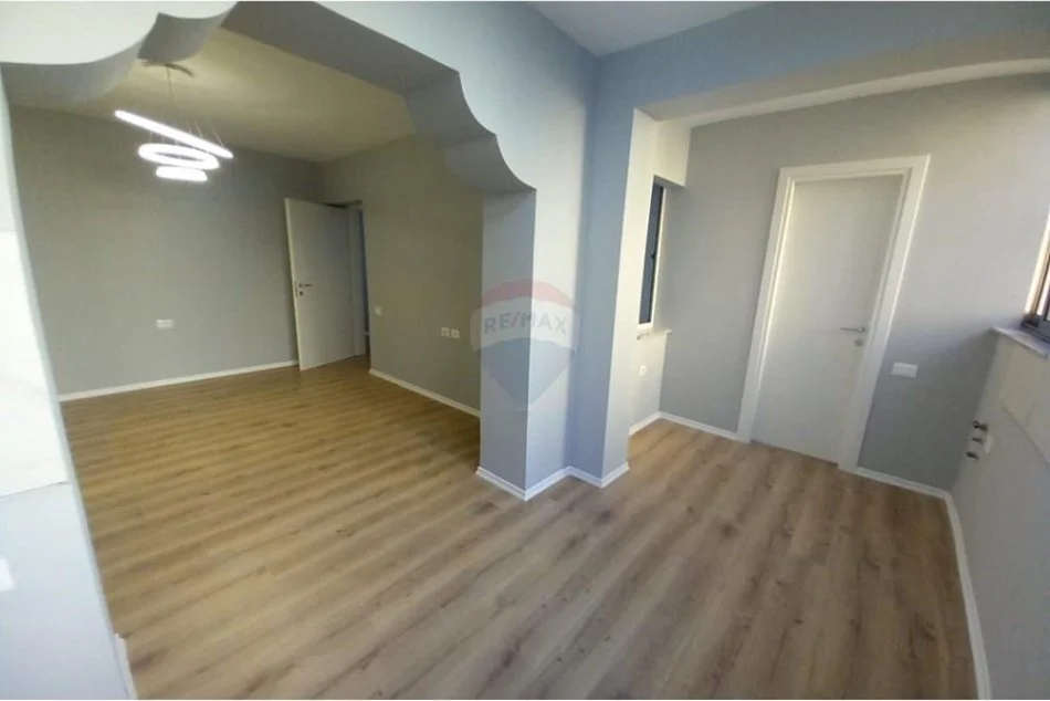 Tirane, shitet apartament 1+1 Kati 2, 75 m² 187.500 € (Myslym Shyri - Drejtoria e Policisë,)