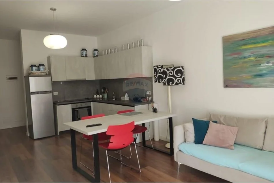 Tirane, shitet apartament 2+1 Kati 7, 97 m² 175.500 € (Fusha e Aviacionit)