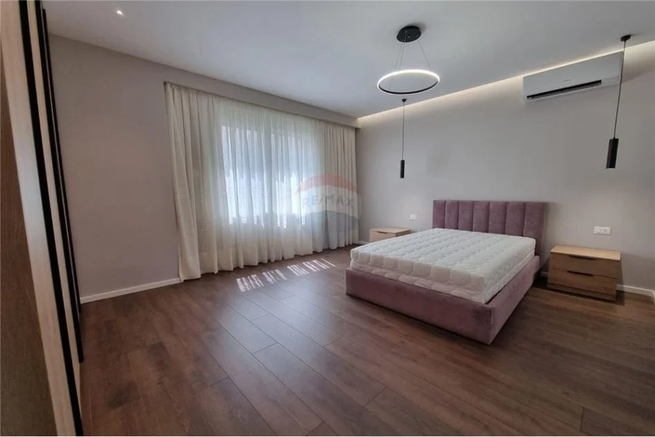 Tirane, jepet me qera apartament 2+1 , 800 € (Vasil Shanto)