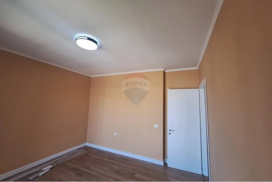 Tirane, jepet me qera apartament 2+1 , 500 € (Astir)