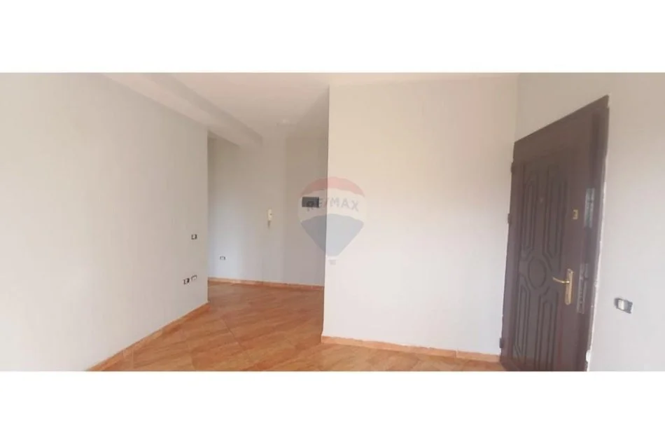 Tirane, jepet me qera apartament 2+1 , 400 € (Brryli)