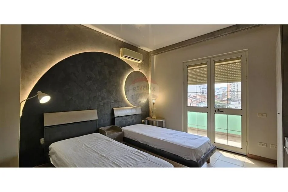Tirane, jepet me qera apartament 2+1 , 750 € (Qender)