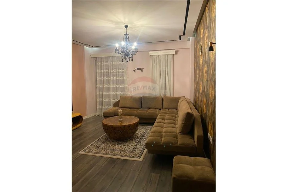 Tirane, jepet me qera apartament 2+1 Kati 7, 99 m² 700 € (Apartament 2+1 per qira tek Kontakti)