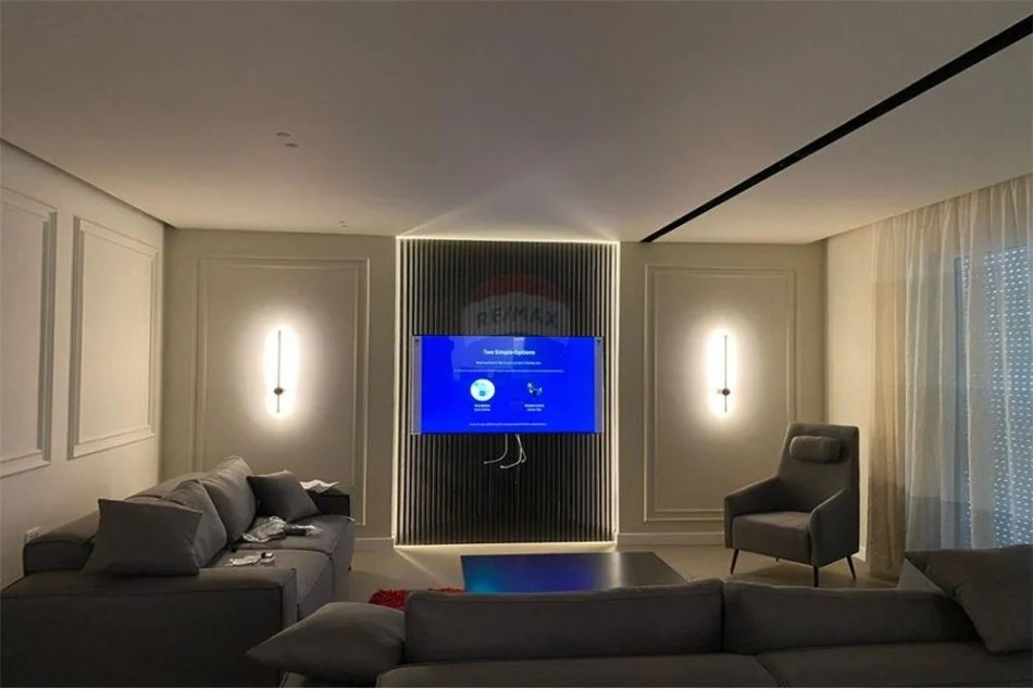 Tirane, jepet me qera 3+1+Ballkon Kati 1, 190 m² 1.800 € (Liqeni i thate)